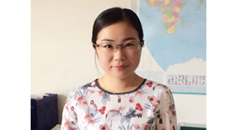 于艳--东北农业大学  硕士
现任：：：动保手艺部研发员，从不铺张时间和身边的资源，虚心向列位先生讨教知识，在企业高新认定、GMP验收事情中做出了重大的孝顺。。