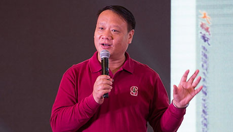 张利庠教授、、、中国人大畜牧饲料工业研究中心主任、、、中国三农经济增进会会长